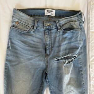Levi's Denizen Light Blue Distressed Skinny Jegging Jeans
